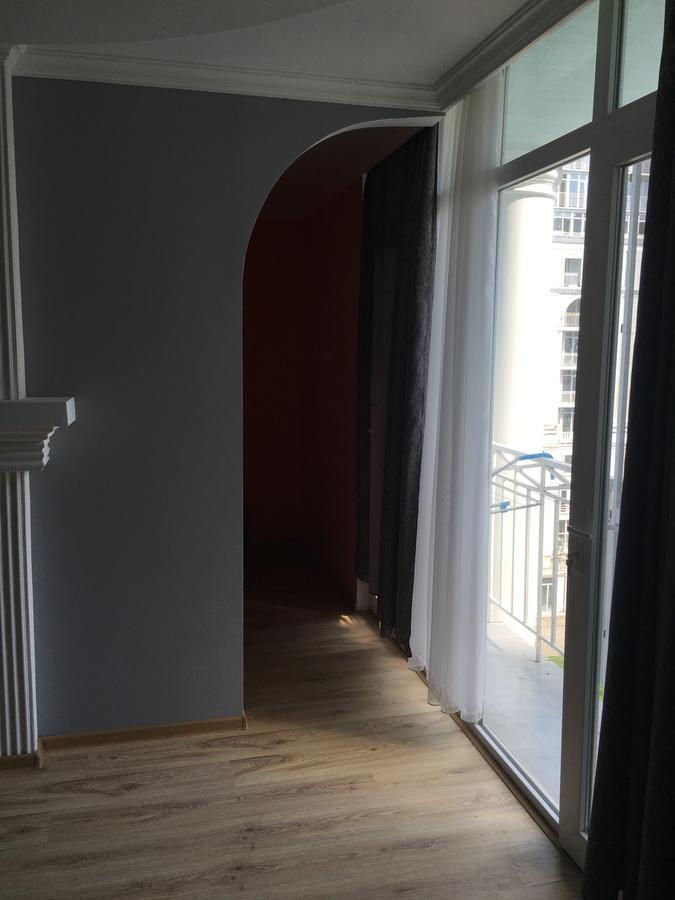 Apartment White Magnolia 巴统 外观 照片