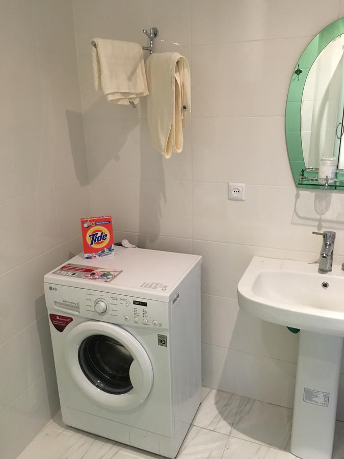 Apartment White Magnolia 巴统 外观 照片